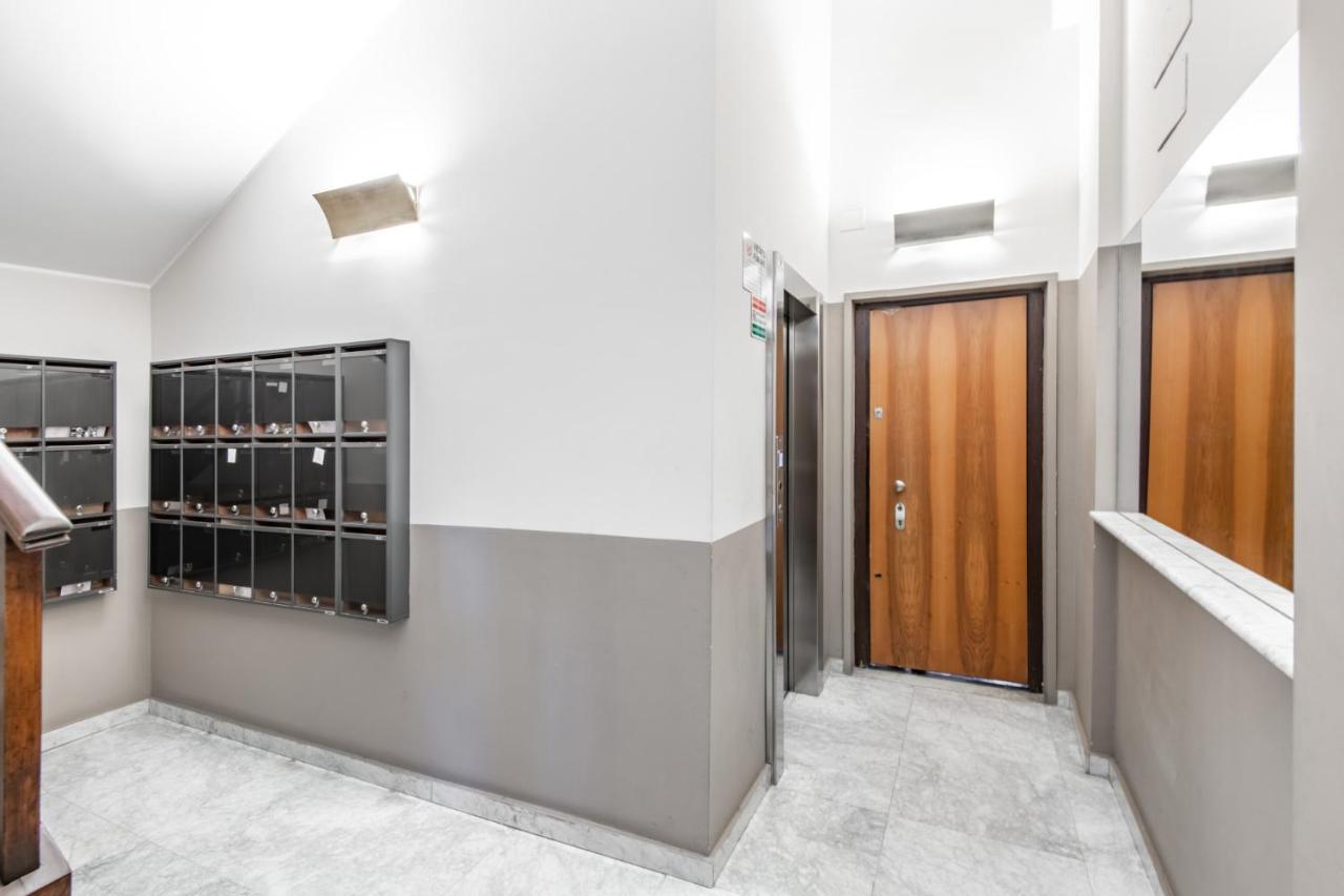 Easylife - Coccole E Comfort - Bilocale Caldo Ed Accogliente A Due Passi Dai Navigli E Metro Verde ミラノ エクステリア 写真