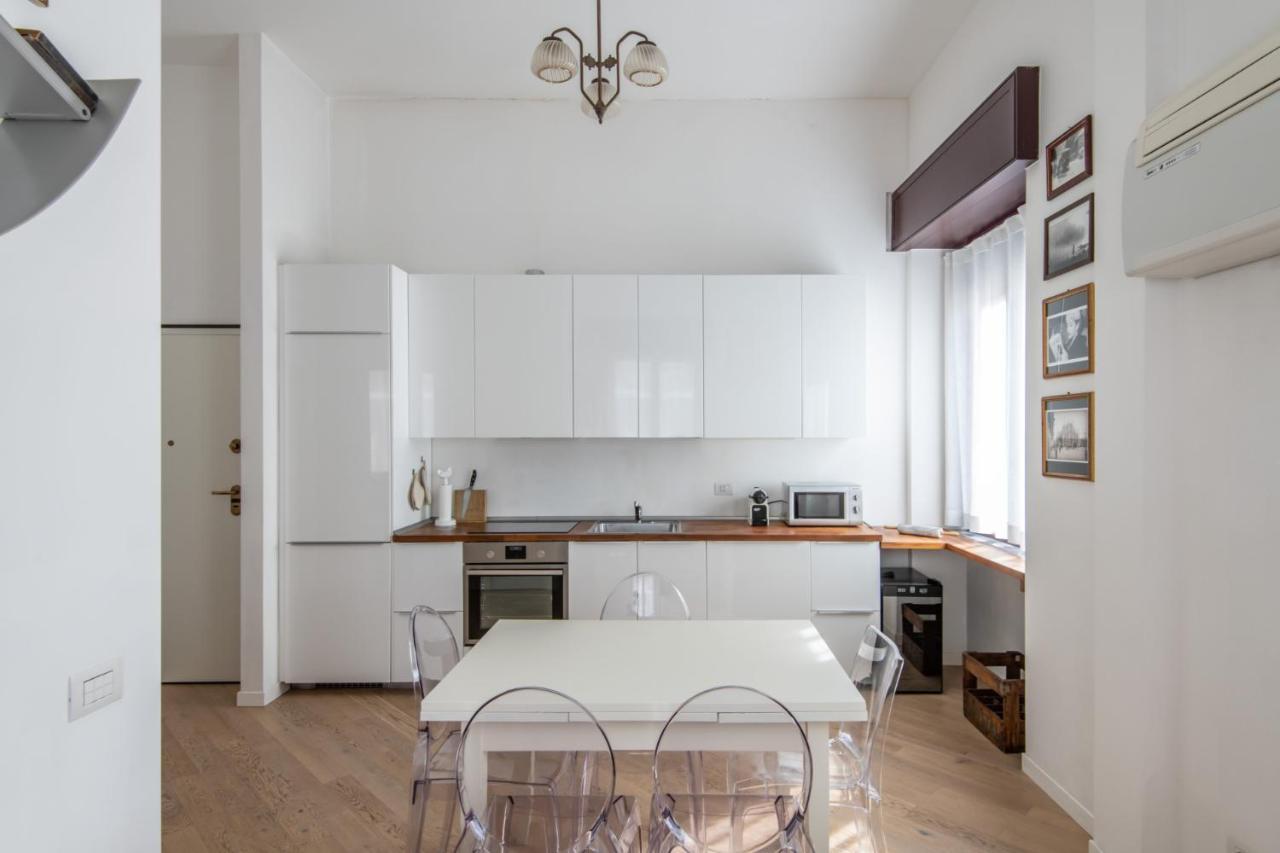 Easylife - Coccole E Comfort - Bilocale Caldo Ed Accogliente A Due Passi Dai Navigli E Metro Verde ミラノ エクステリア 写真